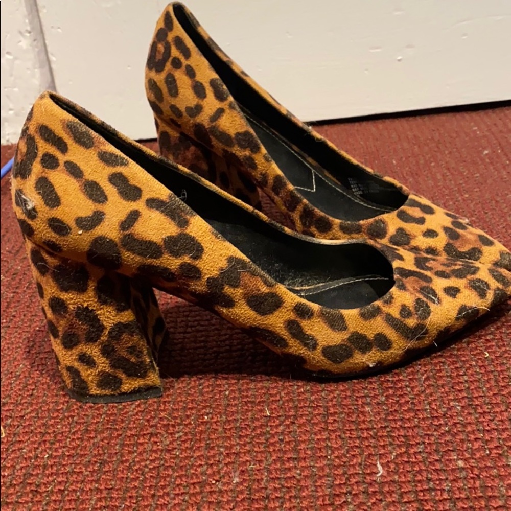 Leopard print stacked heel